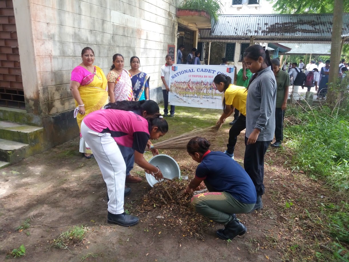 Cleaning College Campus (08-08-18)